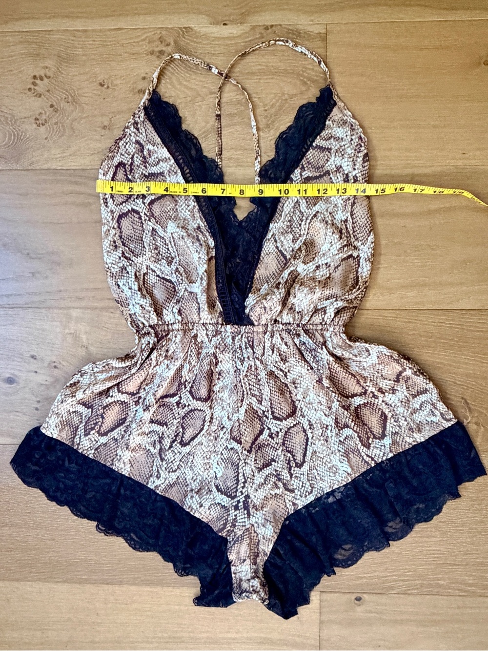 Missguided Snakeskin Teddy Romper Pajamas Black Lace Satin Sexy Flirty Size 8/M - Picture 10 of 11
